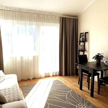 Townhouse Box In Center / Large Terrace Apartment *